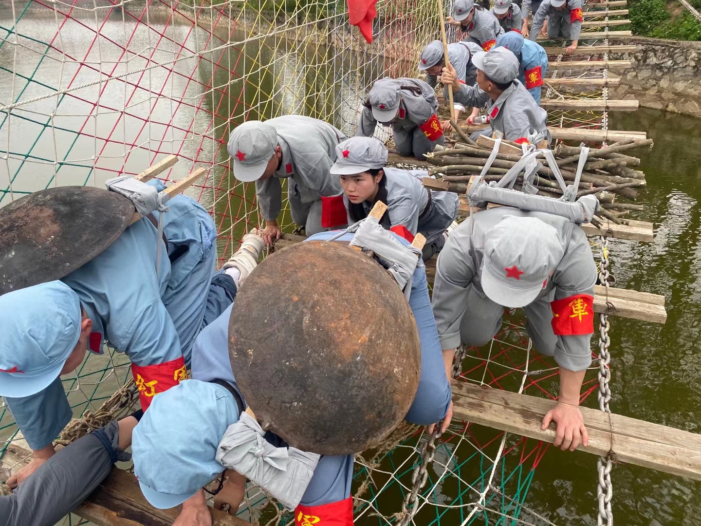 飞夺泸定桥2.jpg