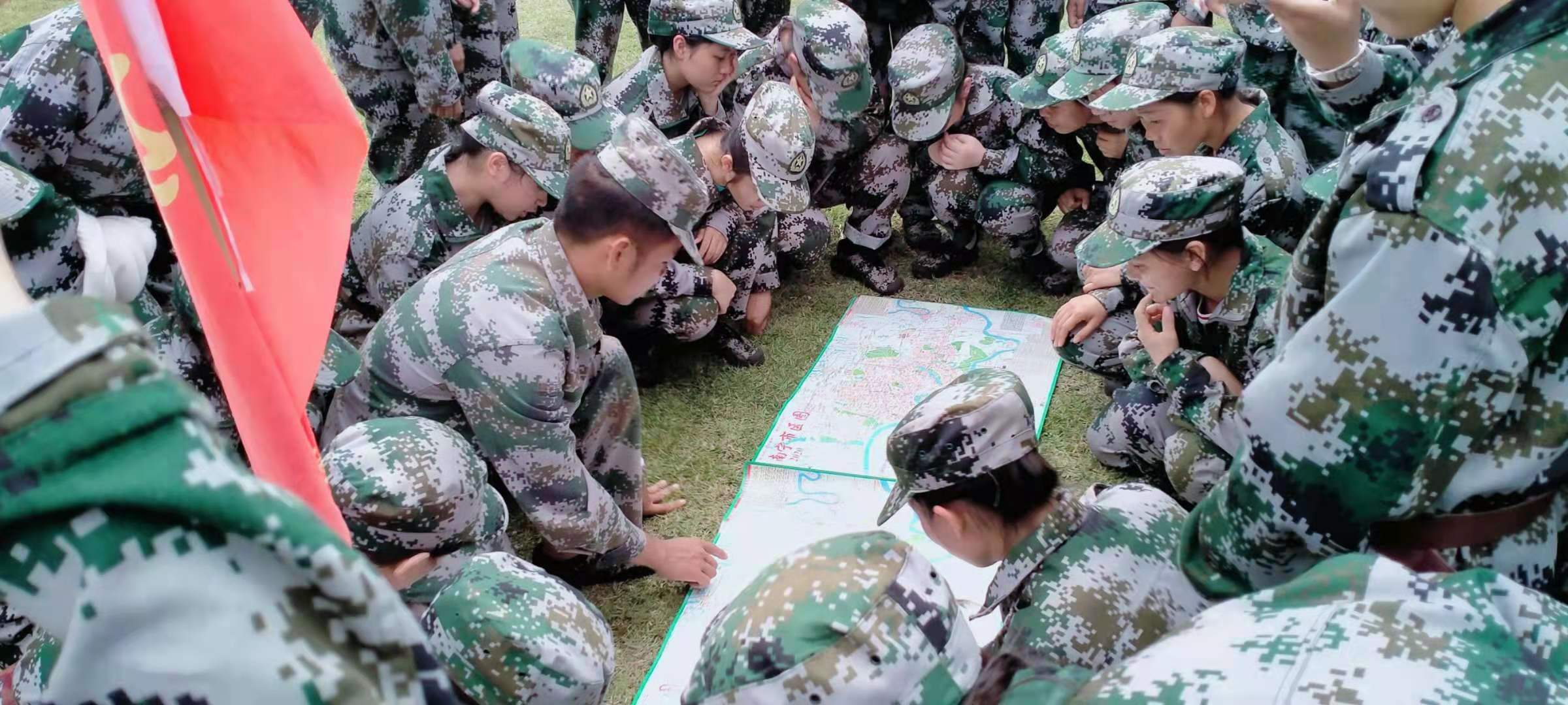 广西交通职业技术学院学生军训1.jpg