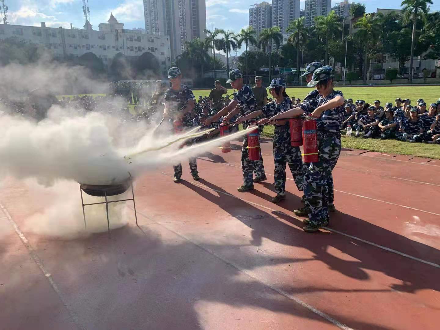 学生军训